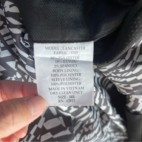 Savile Row Co Slim Fit Peak Lapel Micro Check Blazer - Picture 7 of 8